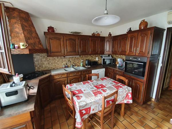 Maison  5 pièce(s) 118 m2 4 chambres s/sol jardin 770 m2