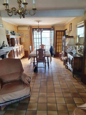 Maison  5 pièce(s) 118 m2 4 chambres s/sol jardin 770 m2