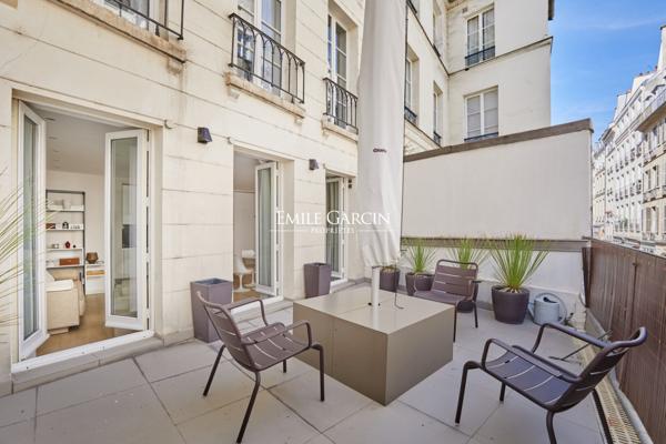 A vendre - appartement - 45 m²  - Terrasse 18 m² - Paris - 75006 - Saint Germain des Prés