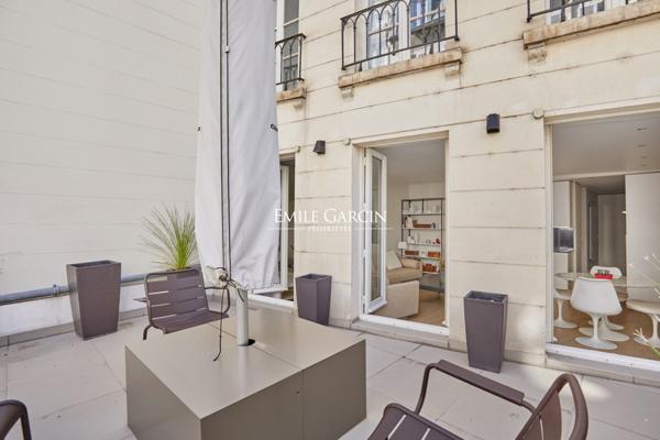 A vendre - appartement - 45 m²  - Terrasse 18 m² - Paris - 75006 - Saint Germain des Prés