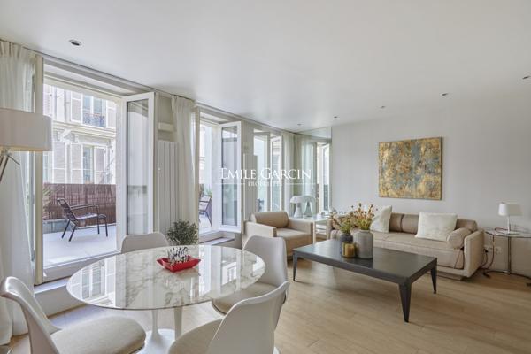 A vendre - appartement - 45 m²  - Terrasse 18 m² - Paris - 75006 - Saint Germain des Prés