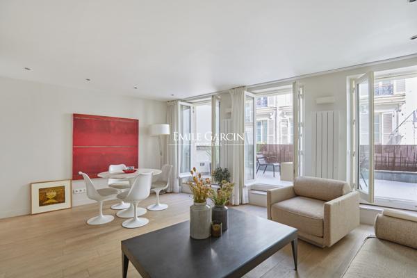 A vendre - appartement - 45 m²  - Terrasse 18 m² - Paris - 75006 - Saint Germain des Prés