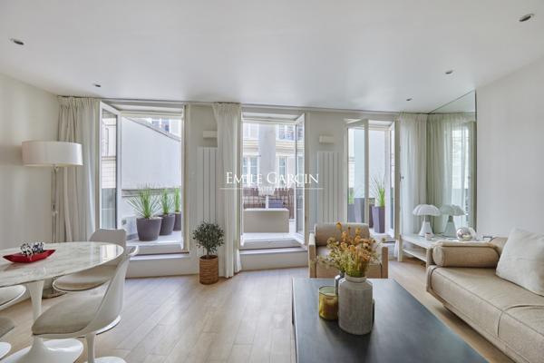 A vendre - appartement - 45 m²  - Terrasse 18 m² - Paris - 75006 - Saint Germain des Prés