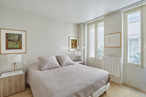 A vendre - appartement - 45 m²  - Terrasse 18 m² - Paris - 75006 - Saint Germain des Prés