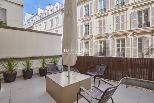 A vendre - appartement - 45 m²  - Terrasse 18 m² - Paris - 75006 - Saint Germain des Prés