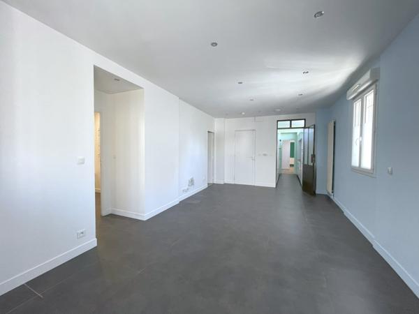 Local Commercial 6 pièces - 85 m²