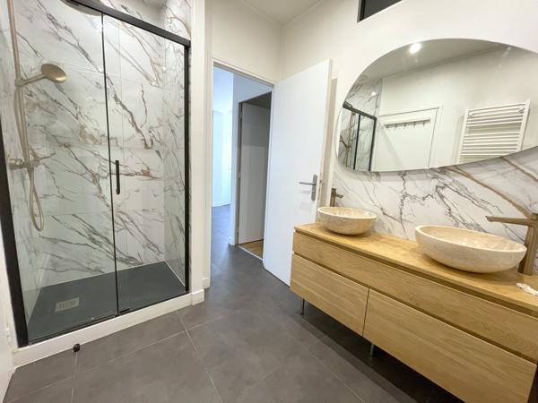 Local Commercial 6 pièces - 85 m²