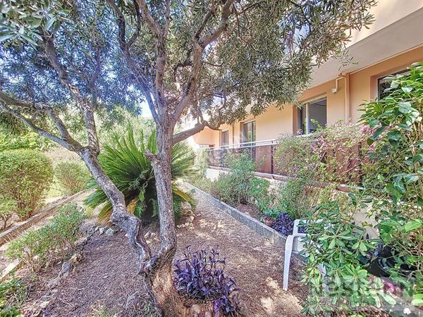 À VENDRE - Appartement T3 - 72m² rénové avec jardin et garage - Marseille 13012