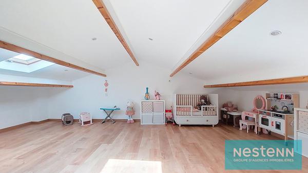 Istres, Maison 125m², type 4, 3 chambres, au calme absolu, atelier, garage, cave, véranda, terrasse et jardin