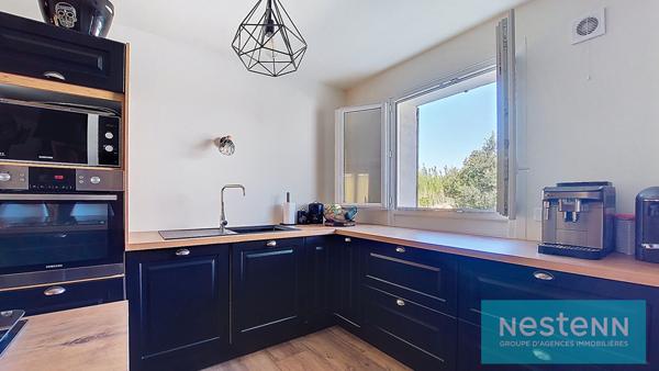 Istres, Maison 125m², type 4, 3 chambres, au calme absolu, atelier, garage, cave, véranda, terrasse et jardin