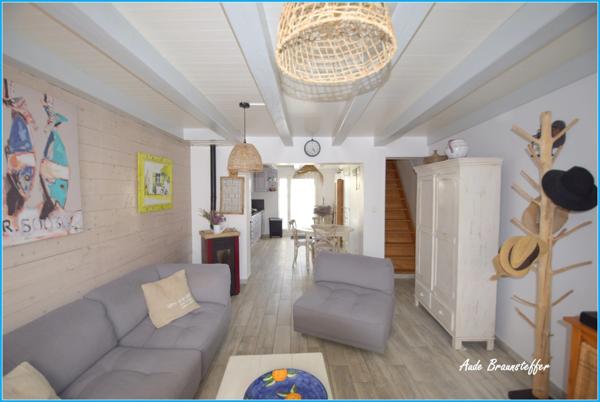 Maison à vendre 3 pièces SAINT CLEMENT DES BALEINES (17), maison à l'état neuf dans le village