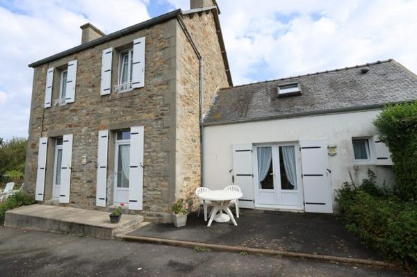 Maison en pierre avec jardin, garage et terrain constructible à Roscoff 29680