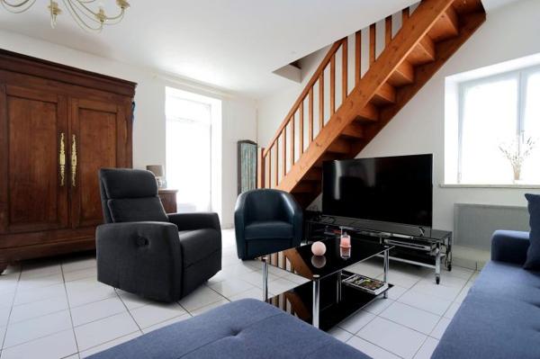 Maison en pierre avec jardin, garage et terrain constructible à Roscoff 29680