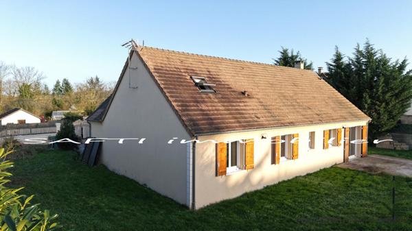 Rosny-sur-Seine : Maison contemporaine 127m2 avec vie de Plain-pied / 5 chambres / jardin clos de 840m2 autour.