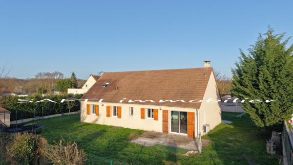 Rosny-sur-Seine : Maison contemporaine 127m2 avec vie de Plain-pied / 5 chambres / jardin clos de 840m2 autour.