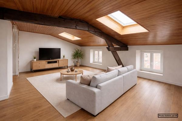 Agen. Appartement de 3 pièces de 59,81m2 située en coeur de ville au 4ème étage. Cet appartement à rénover possède un très bon potentiel avec des multiples possibilités. L'appartement est situé dans résidence calme en impasse il possède également un celli , Agen