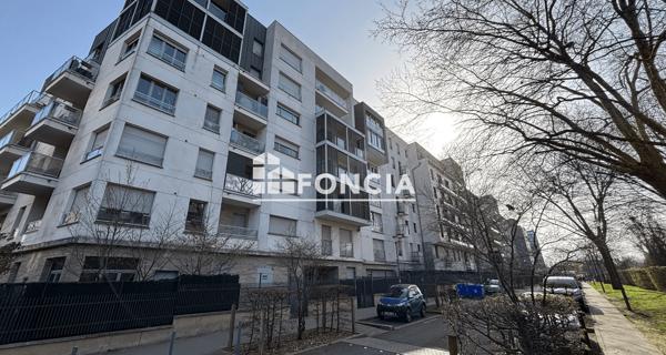 Location Studio 31.8 m² - Asnières-sur-seine 92600