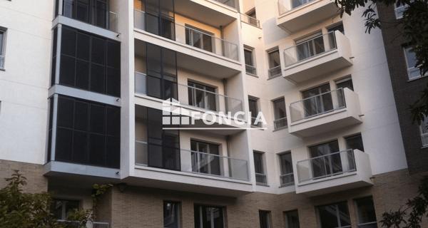 Location Studio 31.8 m² - Asnières-sur-seine 92600
