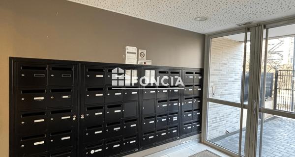 Location Studio 31.8 m² - Asnières-sur-seine 92600