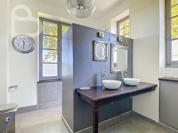 Duravel (46700) Domaine avec manoir et dépendances – Potentiel exceptionnel