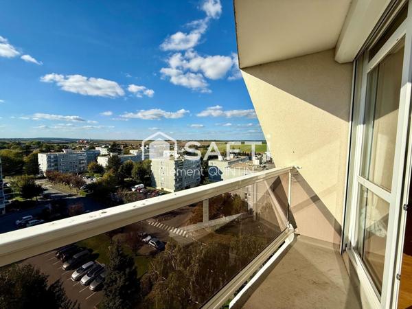 DERNIER ÉTAGE – LUMINEUX – GARE À PIED