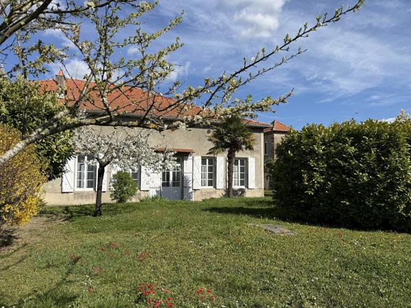Maison de caractère au coeur d'un village Belpech