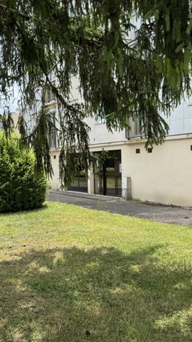 Avallon (89200) À vendre – Spacieux et lumineux appartement avec cave et box fermé – Avallon