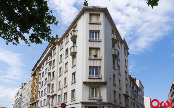 Appartement à louer    2 pièces •  Lyon 7