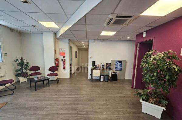 Exclusivité - Opportunité Rare - 212 m2 Locaux/bureaux à vendre TARBES (65)