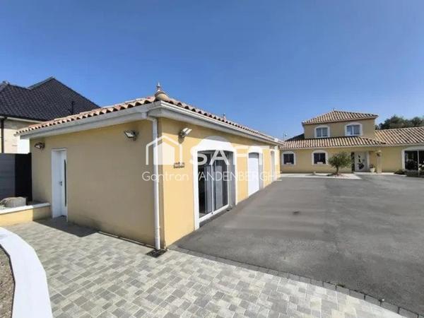 superbe maison familiale individuelle de style provençale