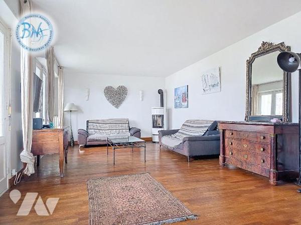 Au Cabellou, l'un des secteurs les plus recherchés de Concarneau, cette maison de caractère dév...