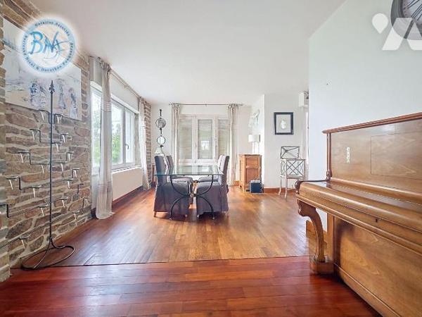 Au Cabellou, l'un des secteurs les plus recherchés de Concarneau, cette maison de caractère dév...