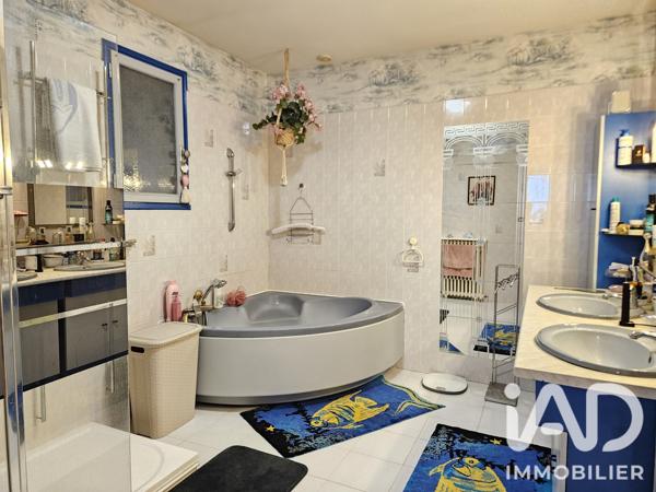 Maison à vendre 9 pièces 317,34 m² Jarnac