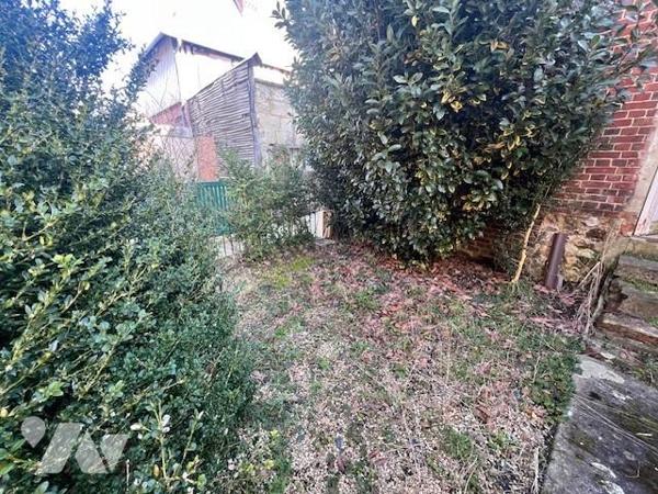 ORBEC CENTRE VILLE JOLIE PROPRIETE DONT PARTIE CLASSEE A RENOVER