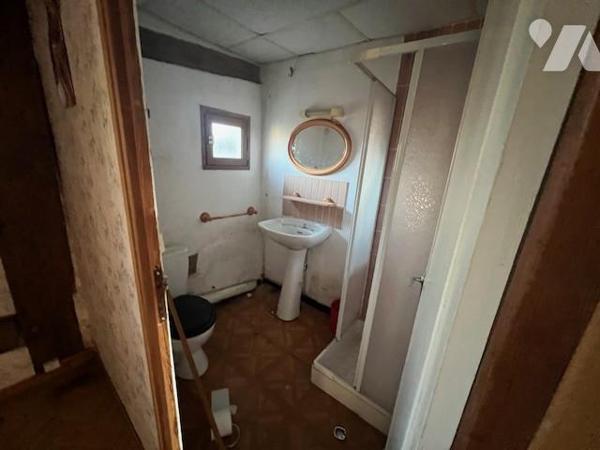 ORBEC CENTRE VILLE JOLIE PROPRIETE DONT PARTIE CLASSEE A RENOVER