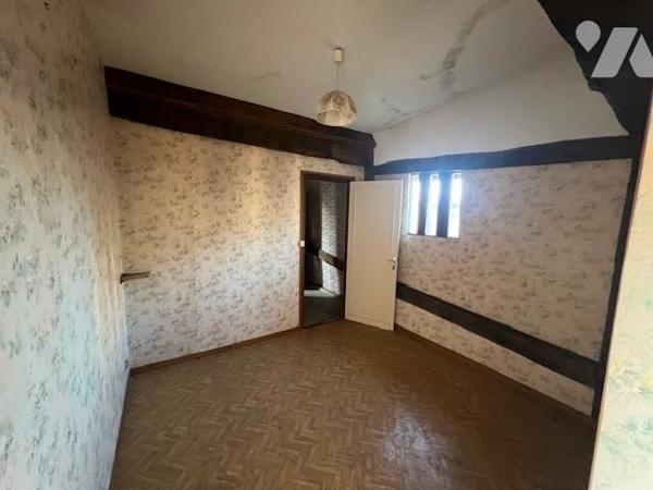 ORBEC CENTRE VILLE JOLIE PROPRIETE DONT PARTIE CLASSEE A RENOVER