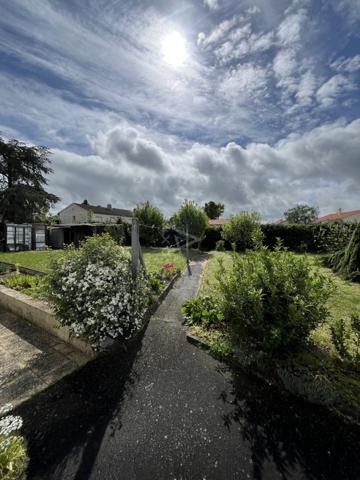 Maison sur sous-sol proche centre et commodités