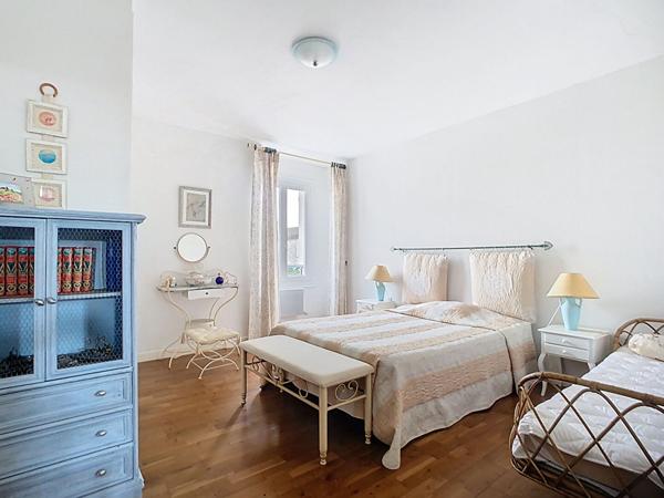 Maison à Vendre en exclusivité, 5 chambres, garage, jardin clos, située à Saint Jean D'hermine, 30 minutes de La Roche Sur Yon, Luçon et Fontenay Le Comte.