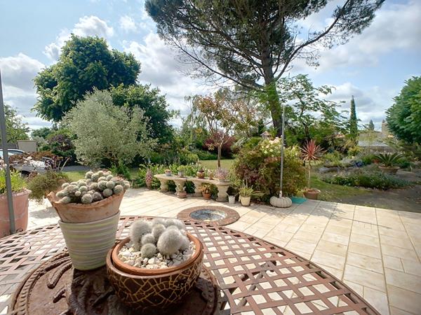 Maison à Vendre en exclusivité, 5 chambres, garage, jardin clos, située à Saint Jean D'hermine, 30 minutes de La Roche Sur Yon, Luçon et Fontenay Le Comte.