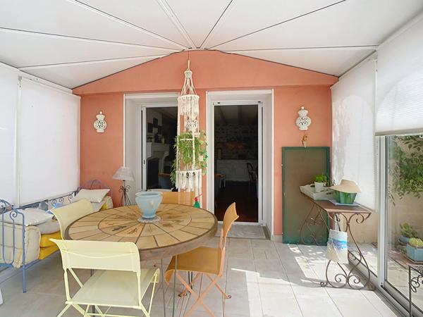 Maison à Vendre en exclusivité, 5 chambres, garage, jardin clos, située à Saint Jean D'hermine, 30 minutes de La Roche Sur Yon, Luçon et Fontenay Le Comte.