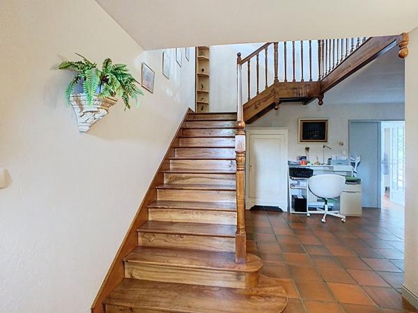 Maison à Vendre en exclusivité, 5 chambres, garage, jardin clos, située à Saint Jean D'hermine, 30 minutes de La Roche Sur Yon, Luçon et Fontenay Le Comte.