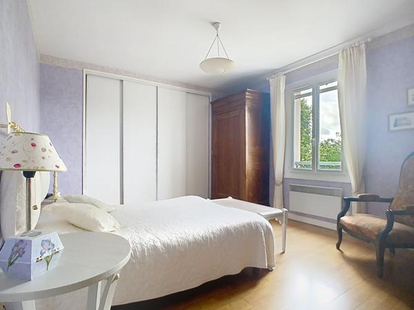 Maison à Vendre en exclusivité, 5 chambres, garage, jardin clos, située à Saint Jean D'hermine, 30 minutes de La Roche Sur Yon, Luçon et Fontenay Le Comte.