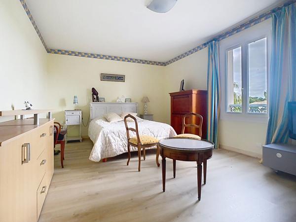 Maison à Vendre en exclusivité, 5 chambres, garage, jardin clos, située à Saint Jean D'hermine, 30 minutes de La Roche Sur Yon, Luçon et Fontenay Le Comte.