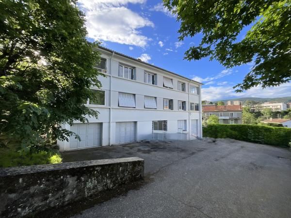 Appartement
         5 pièces
        - 70 m² Exclusivité 115 000 € *