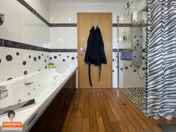 ÉPINAL APPARTEMENT 101 m² adapté PMR, ASCENSEUR, TERRASSE, GARAGE, CAVE, STATIONNEMENT