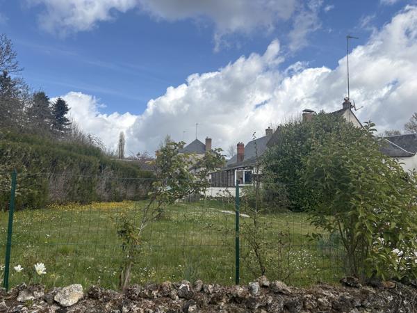 Maison ancienne avec Tourelle-4 Ch-jardin 1080 M-atelier-garage