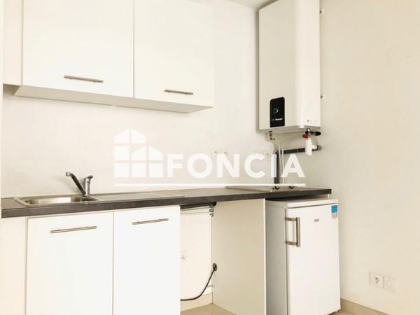 Location Appartement 2 pièces 38.3 m² - 25 AVENUE BENOIT MALON Toulon 83100