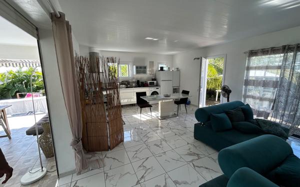 Maison à vendre    3 pièces •  Rivière-Salée