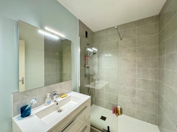 T5 lumineux de 87 m² avec vue mer – Quatre Moulins