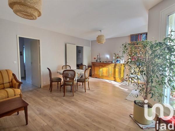 Appartement 3 pièces de 77 m² à Évry (91000)